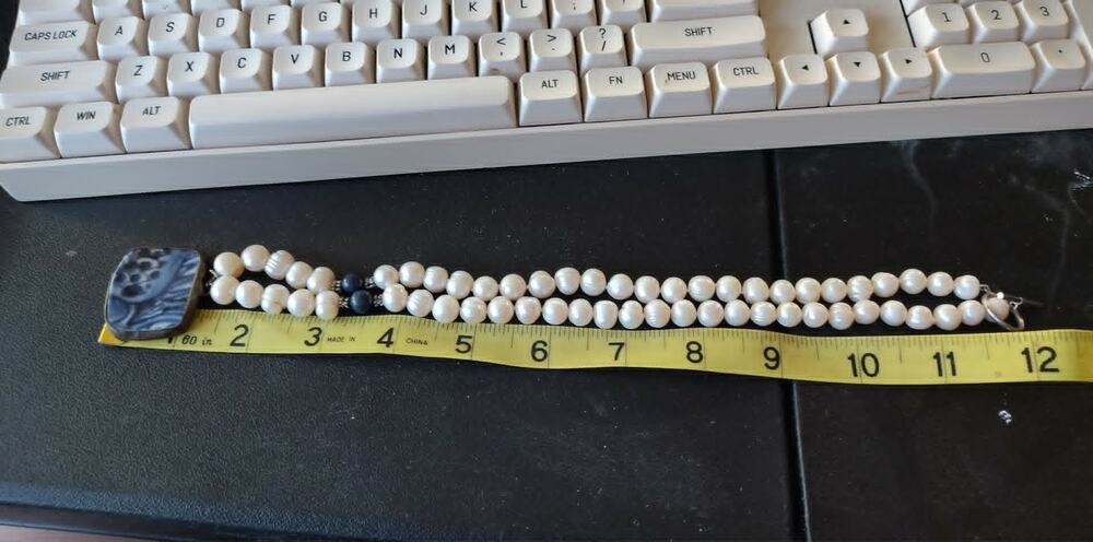 Vintage Freshwater Pearl with 925 closure & porcelain shard pendant